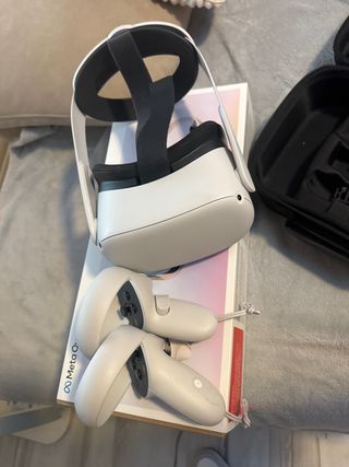 Gafas Meta Quest 2 con mandos