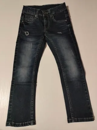 Jeans bambino effetto used. Taglia MEK.