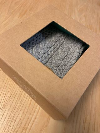 Conjunto bufanda, gorro y manoplas gris