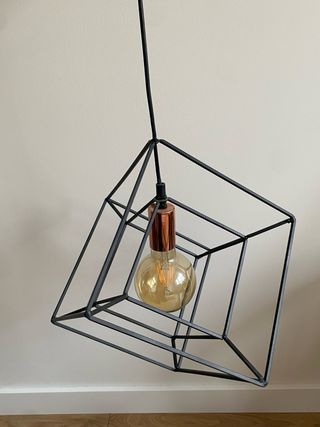 Lámpara de techo industrial negra y dorada