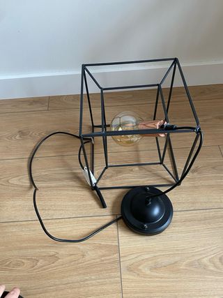 Lámpara de techo industrial negra y dorada