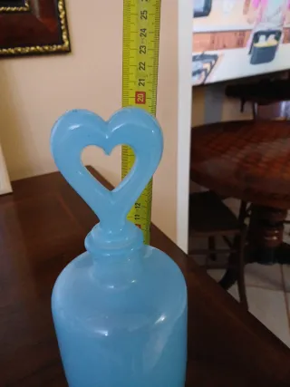 Bottiglia profumo vintage vetro opalino cuore Ital