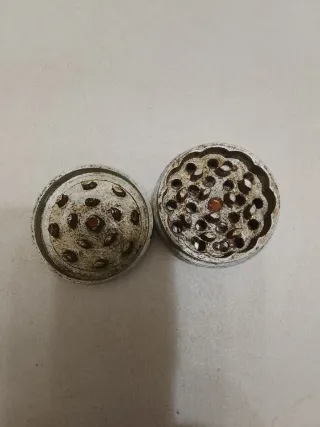 Molinillo metálico redondo