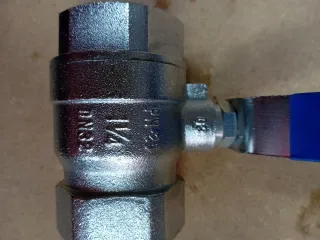 7 Llaves de Paso 1 1/4"