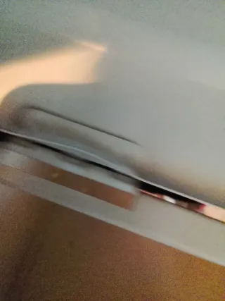 Caja metálica con asa