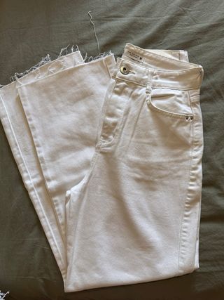 Pantalones jeans Zara blancos