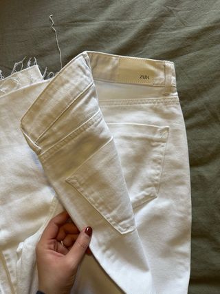 Pantalones jeans Zara blancos
