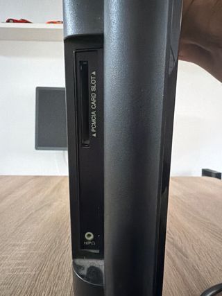 Monitor LG Negro con Mando a distancia.