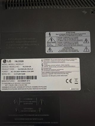 Monitor LG Negro con Mando a distancia.