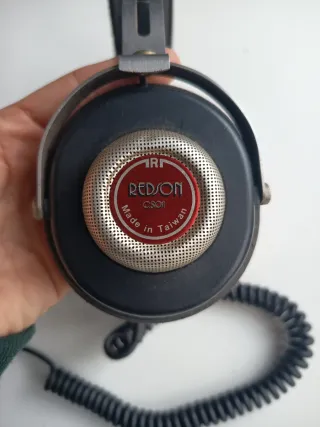 Auriculares Retro Vintage y gorra Hard rock