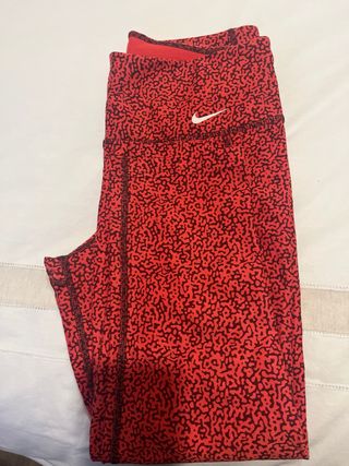 Legging deportivo Nike media caña estampado