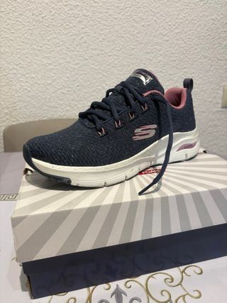 Skechers Arch Fit