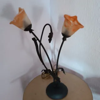 Lámpara de mesa forja y cristal naranja ok