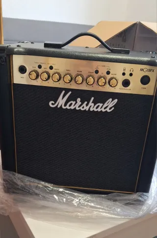 Amplificador Marshall MG15FX GOLD