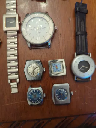 Mega lotto di 38 vecchi orologi