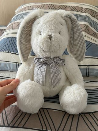 Peluche conejito y doudou