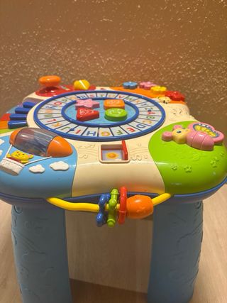 Mesa de aprendizaje para bebés