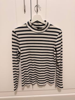 Jersey de rayas cuello alto fino