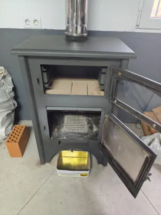 Estufa de leña con horno