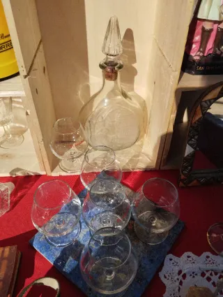 Botella licorera y 6 copas