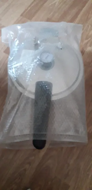 Olla de polimerización con manómetro