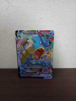 Carta Pokémon Gyarados VMAX 330 HP