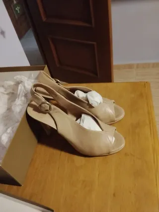 Zapatos GLO Talla 37 Color Beige