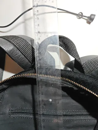 Mochila pequeña bordada