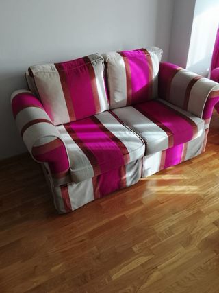 Sofá de 2 plazas en tela. Perfecto estado.