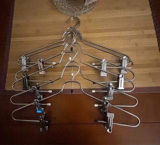 6 Perchas metal con pinzas para pantalones-faldas