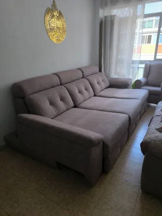 Sofá 3 plazas extensible a cama casi nuevas