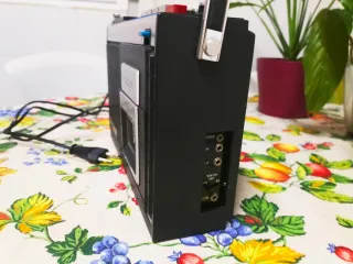 Sanyo M2400F Radio cassette