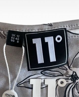 Talla M / L. Crop Top estampado ELEVEN DEGREES