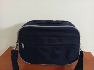 Neceser de viaje azul y gris