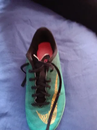 Botas de fútbol para césped