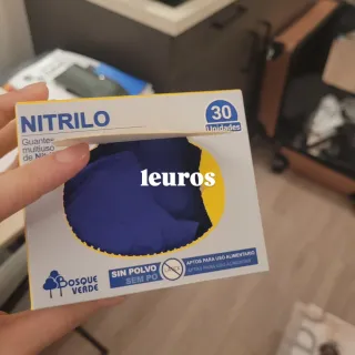 Zapatos negros y ropa