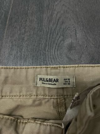 Pantalón cargo Pull&Bear beige talla 32