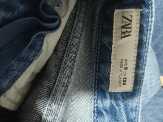 Pantalones vaqueros niña con pedrería de zara,9año