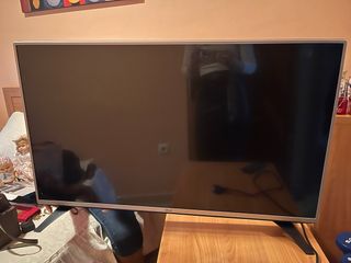 Televisión LG 43 Plata/Negro