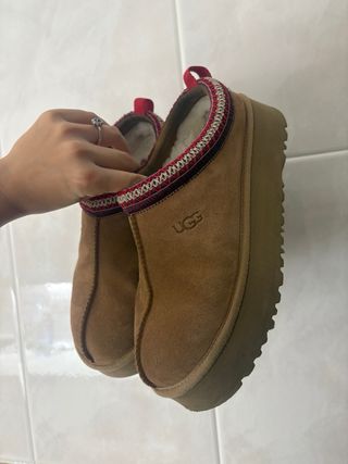 Zuecos UGG Tazz II Talla 39 muy buen estado.