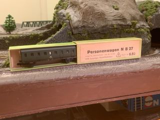 Vagón Piko B27 Personenwagen Escala N