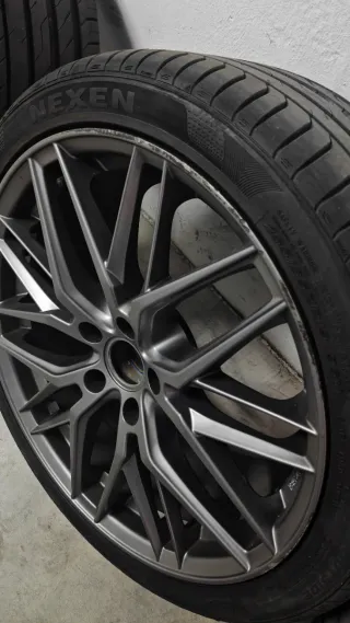 Preciosas Llantas Deportivas 19" + Neumático