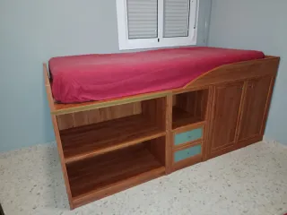 Cama dormitorio tipo camarote.