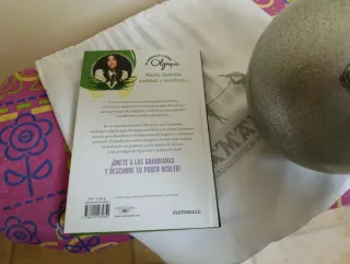 Libro Almudena Cid y pelota gimnasia rítmica