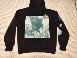 Sudadera con capucha negra