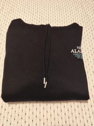 Sudadera con capucha negra