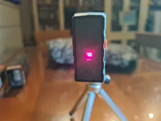 Nivel de burbuja con láser