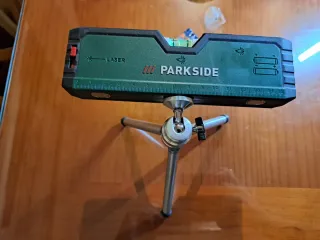 Nivel de burbuja con láser