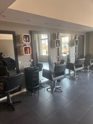 3 Espejos y 3 Sillones Hidráulicos