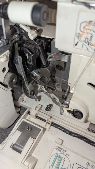 Mecànic de màquines de cosir / Tecnico de Maquinas